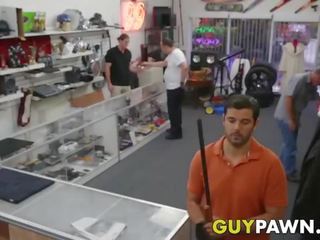 Agradável pawnee bateu por loja owners