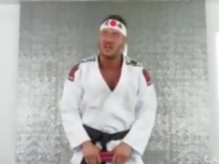 Groß brust blond prefers karate penis über cucked.