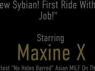 Asiatisch persuasion maxine x lutschen putz während reiten sie sybian sex film spielzeug!