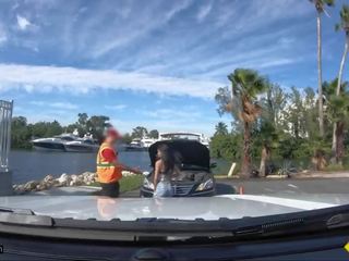 Roadside - kaaya-aya latina tinedyer fucked sa pamamagitan ng roadside assistance