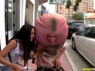 Sexe vidéo sur la rue de cochon film movs